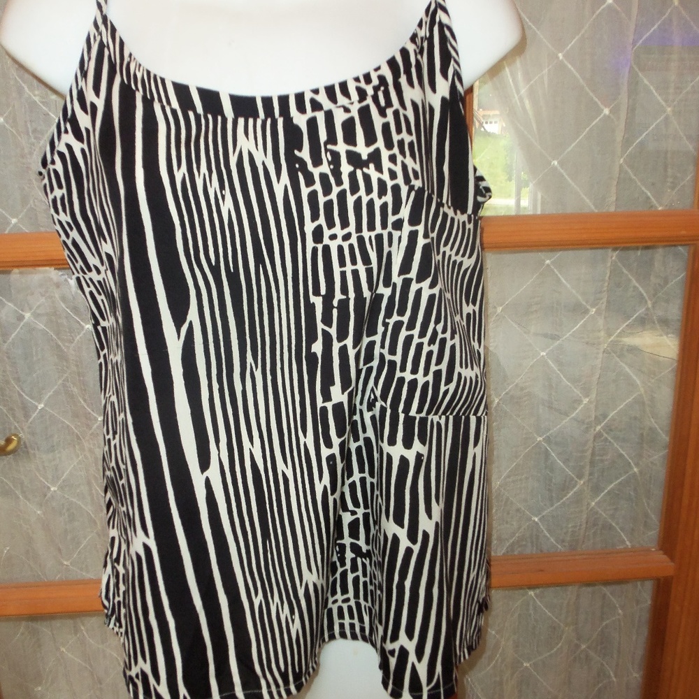 Women's Camisole Top Size Medium Cream & Black